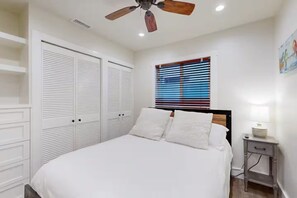 Room - Steps To Marina Park/Newport Bay Channel (Newport Beach)