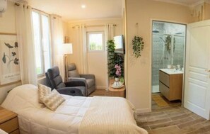 1 bedroom, WiFi, bed sheets - The Colibri T2 No. 2 (Cazaubon)
