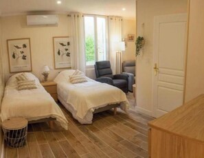 1 bedroom, WiFi, bed sheets - The Colibri T2 No. 2 (Cazaubon)