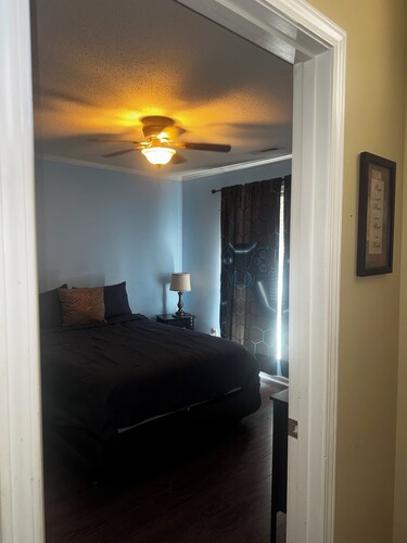 Enjoyable 3-bedroom house with fenced in backyard and AC in welcoming Tuscaloosa