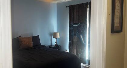 Enjoyable 3-bedroom house with fenced in backyard and AC in welcoming Tuscaloosa
