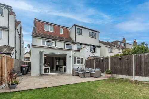 Beautiful Edwardian House, great location - Pass the Keys