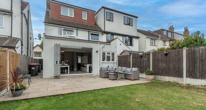 Beautiful Edwardian House, great location - Pass the Keys