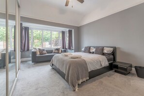 3 bedrooms, iron/ironing board, free WiFi, bed sheets