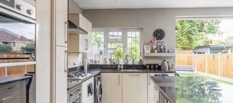 Beautiful Edwardian House, great location - Pass the Keys