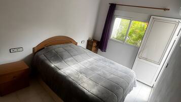 WiFi, bed sheets