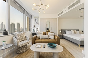In-room safe, iron/ironing board, WiFi (free), bed sheets - Amazing DIFC Studio, 9 Min to Burj Khalifa (Dubai)