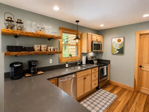 Unclassified image, 4 of 27, button - North Conway Cabin Retreat Near Story Land & Skiing - Family & Pet friendly  (Bartlett)