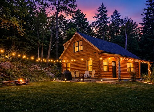 North Conway Cabin Retreat Near Story Land & Skiing - Family & Pet friendly 