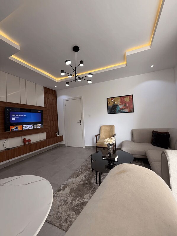 Living area - Chic 1-Bedroom in Victoria Island with Pool, Fast Wi-Fi & 24/7 Power (Lagos)