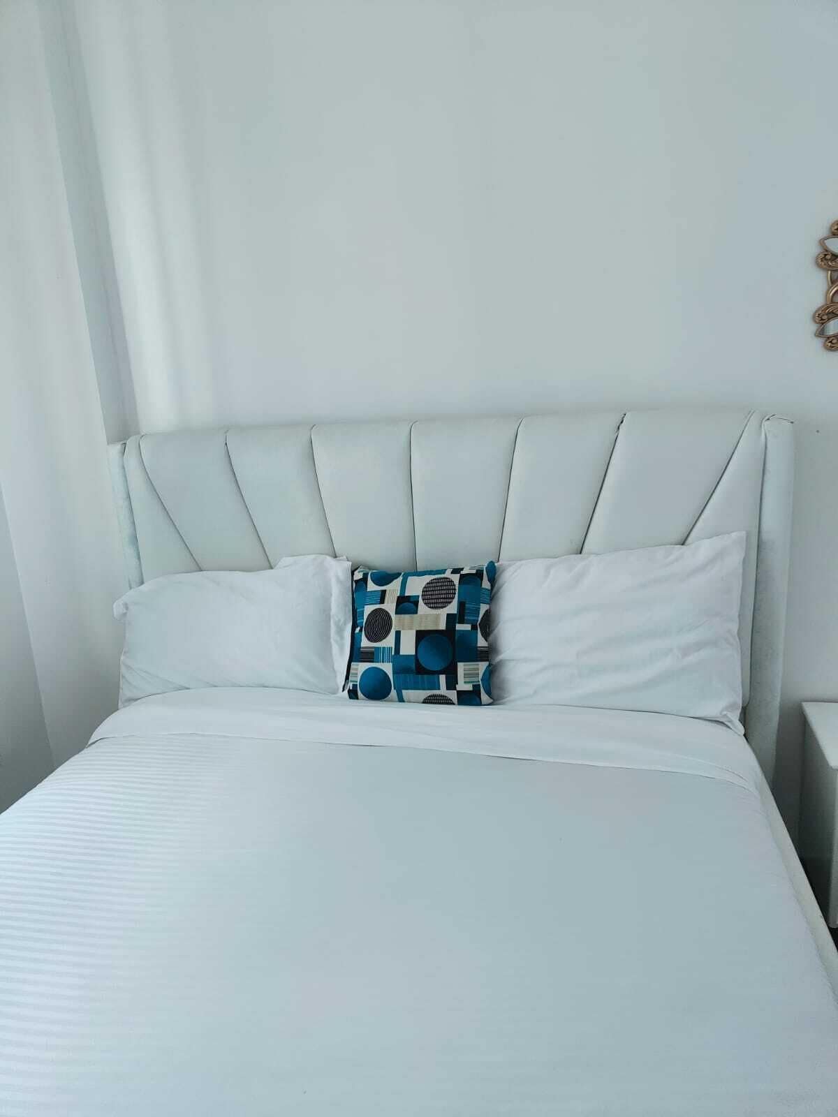 Apartamento clásico, balcón | Escritorio y espacio para trabajar con un portátil
