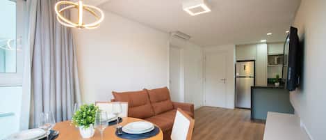 Basic Apartment | Dining