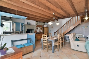 Interior - Gîte L'Hydrangea - Jolie maison en pierre pour 6 (Saint-Pierre-de-Plesguen)