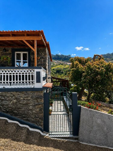 Jade's House BBQ & Sea View Villa