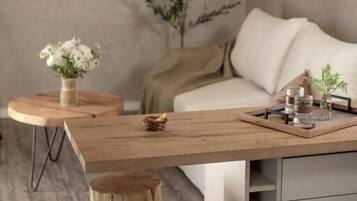 Deluxe Double or Twin Room, Garden View | Interior