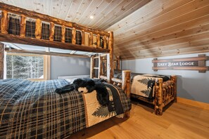Room - 9 Gables | Waterfront Access on Rangeley Lake (Rangeley)