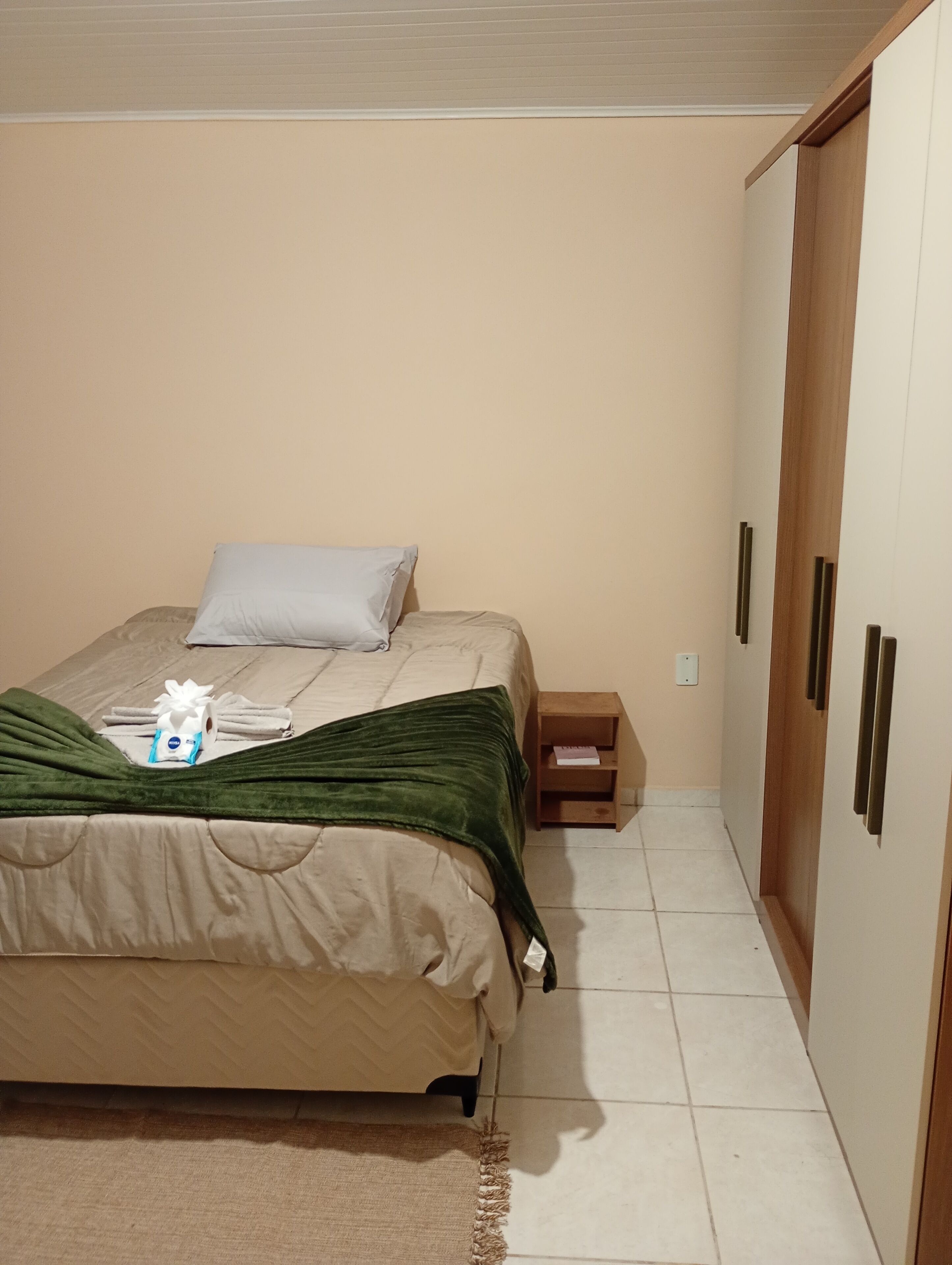 Desk, laptop workspace, WiFi (free)