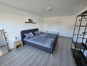 Iron/ironing board, WiFi, bed sheets - An der Kapelle Apartment – Mountain View, Massage, Rhine View, Garden, Terrace, Wi-Fi, Modern (Rickenbach)
