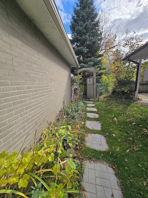 Property grounds - Spacious | Private | Quiet | 2 BR Walkout Suite (Aurora)