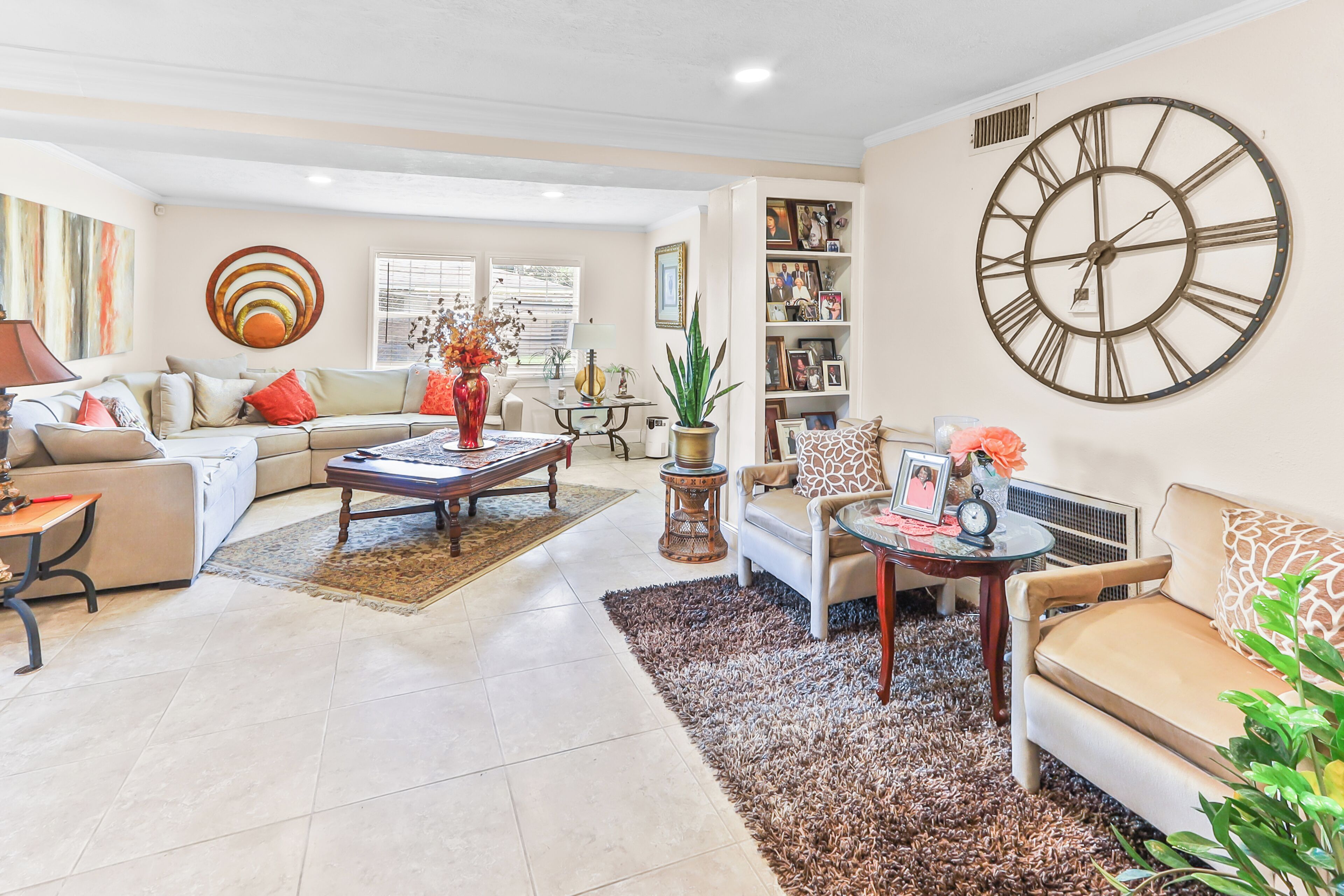 Casa, vista al jardín | Área de sala de estar
