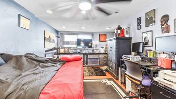 House, Garden View | Iron/ironing board, free WiFi