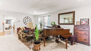 House, Garden View | Lobby