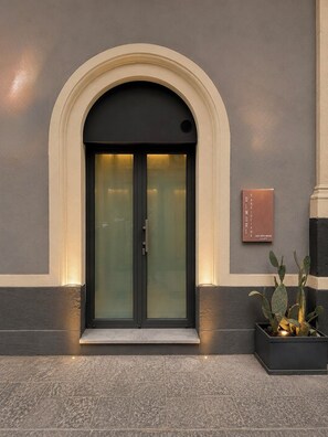 Exterior detail - Charming suites nestled among art, the historic center, and the sea (Catania)