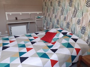 Room - Les Mésanges 15 min from the beaches (Bricquebec-en-Cotentin)