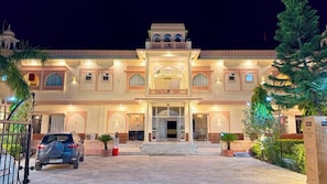 Exterior - hotel jaipur rajwada (Achrol)