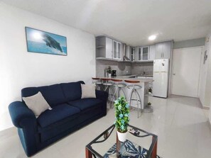 TV, offices - Beautiful Family Apartment in La Marina, Margarita (Porlamar)