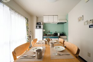 Private kitchen - 2nd Floor / Shinsaibashi River View / Near Dotonbori, Kuromon Market, and Nipponbashi Station (大阪市)