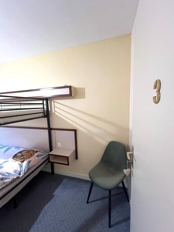 1 bedroom, WiFi, bed sheets