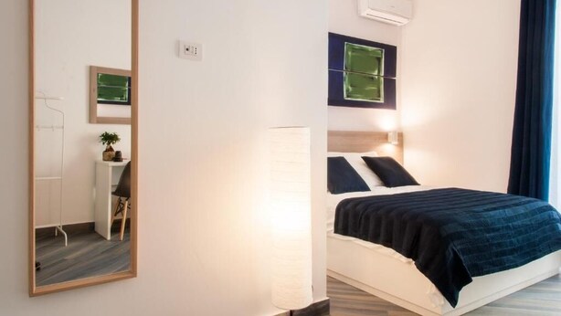 Superior Double Room, Ensuite | Peralatan tempat tidur premium, busa memori, item bar mini percuma 
