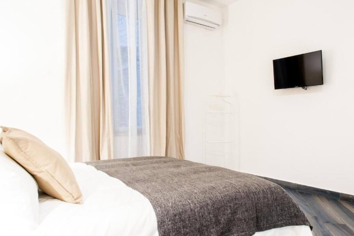 Standard Double Room | WiFi (free)