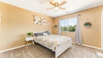 2 chambres, fer et planche à repasser, Wi-Fi gratuit, draps fournis