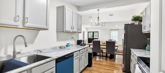 Renovated coastal retreat in Biloxi - 3 min to intestate - Close to everything