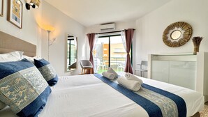 Ảnh chưa phân loại, 3 trong số 25 ảnh, nút