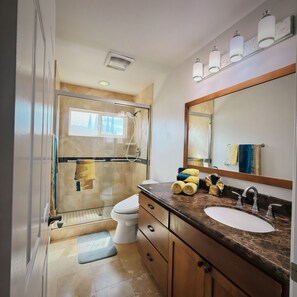 Shower, hair dryer, towels, toilet paper - Spacious 4BR Home with Pool (Walnut)