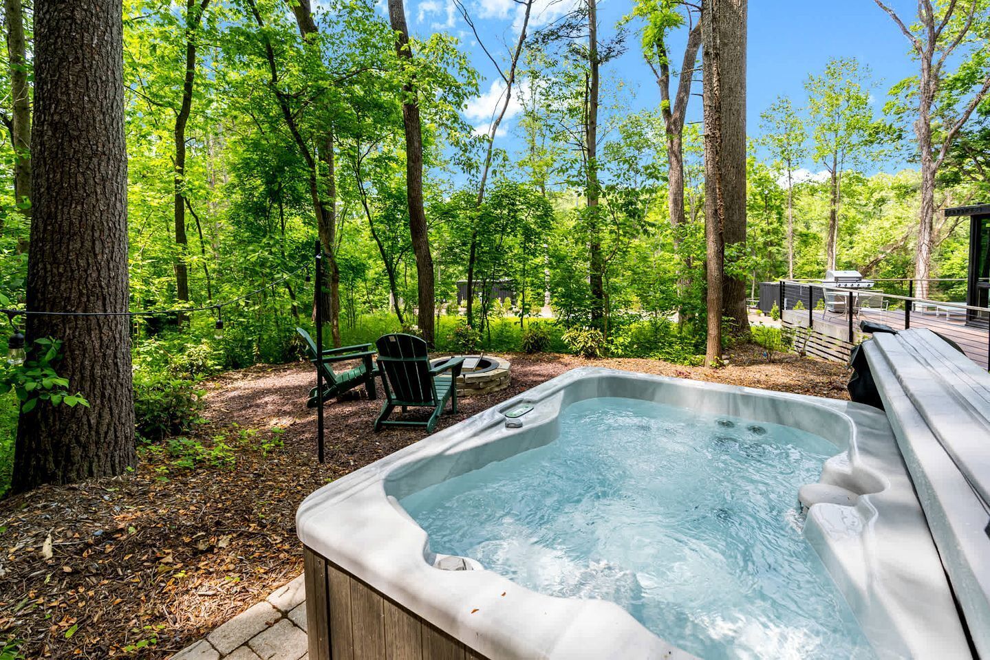 Outdoor spa tub