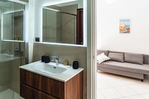 Family Room, Balcony, City View | Bathroom - Bovio Apartments (Napoli)
