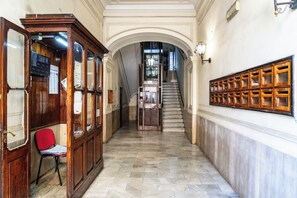 Lobby - Bovio Apartments (Napoli)