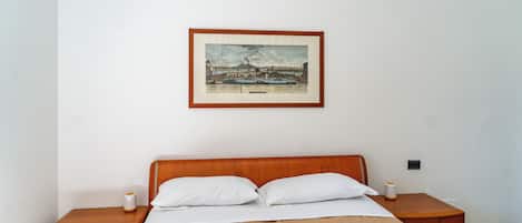 Classic Room, Balcony, City View | WiFi (free)