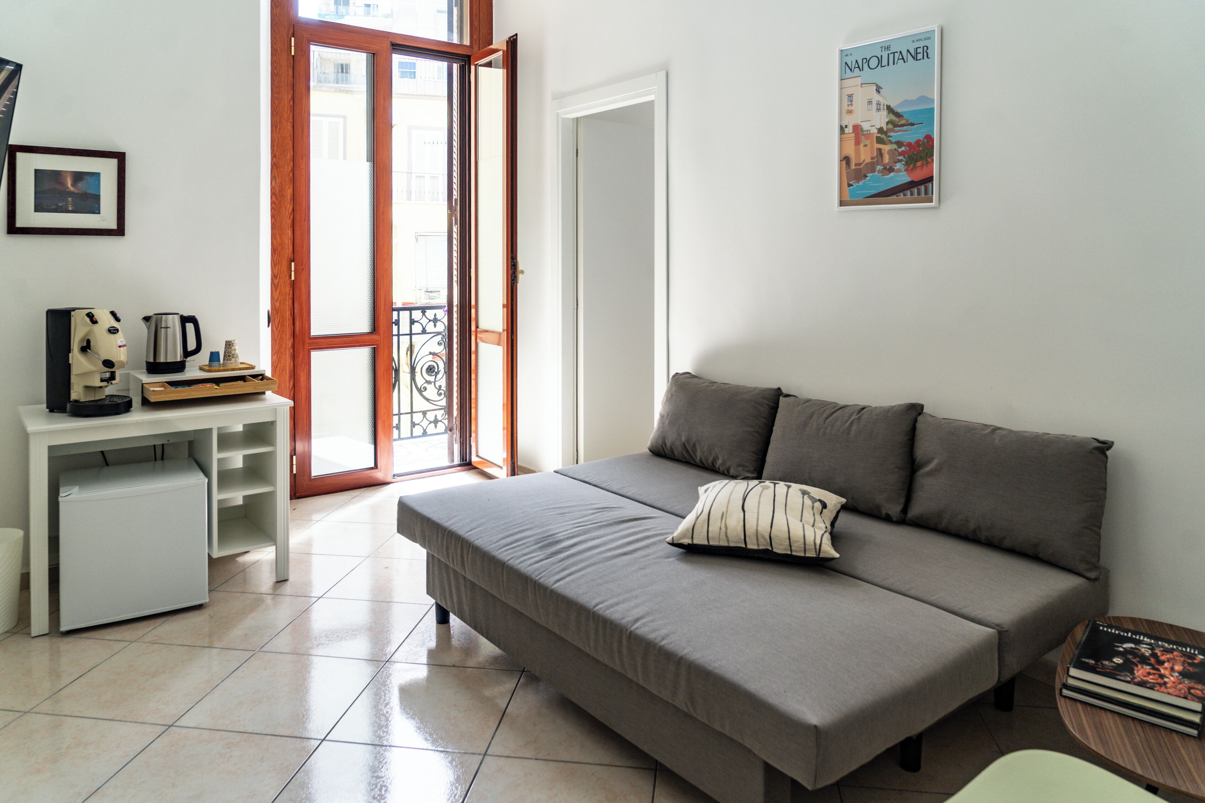 Family Room, Balcony, City View | Living area