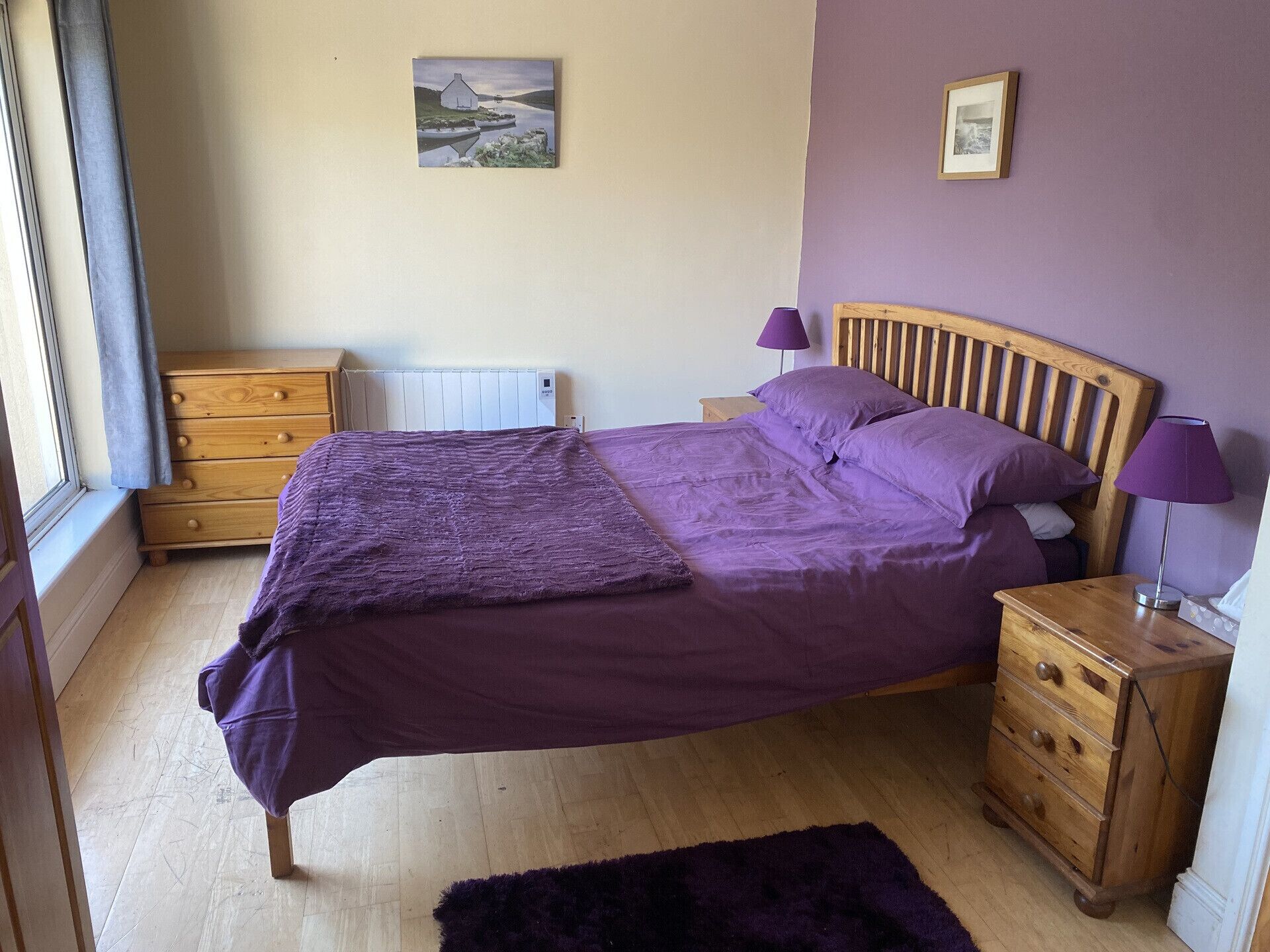 3 slaapkamers, een strijkplank/strijkijzer, reisbedje, gratis wifi