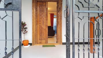 Departamento, 2 habitaciones, con acceso para personas discapacitadas, patio | Entrada de la propiedad
