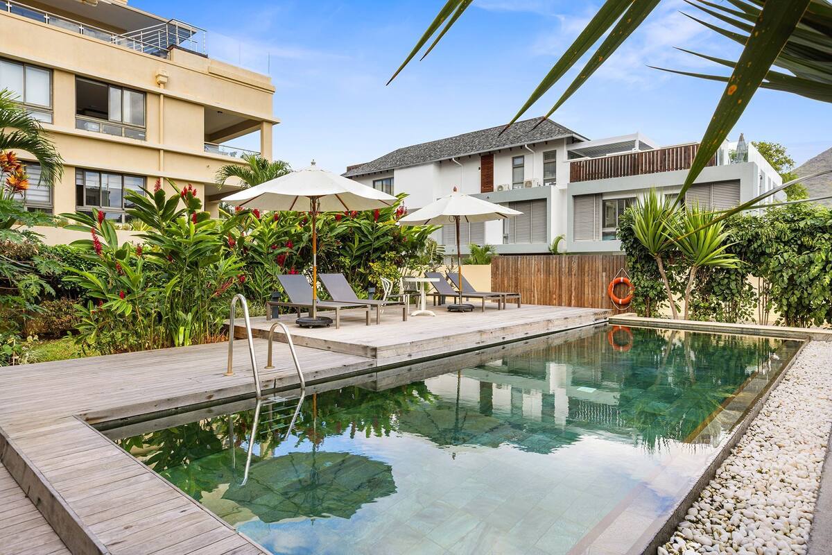Apartment (2 Bedrooms) | Front of property