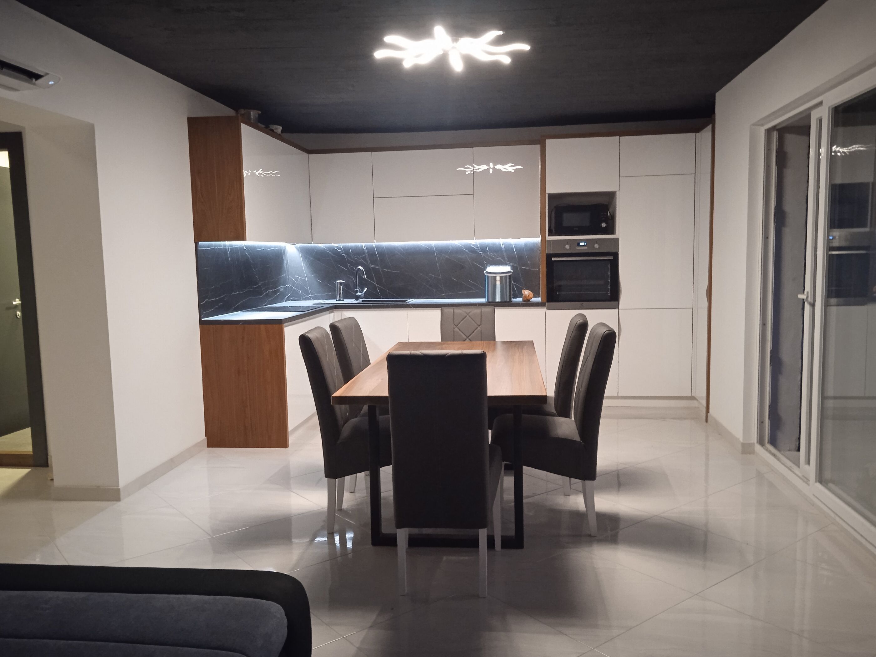 Appartement (A1) | Cuisine privée | Machine à expresso, réfrigérateur, micro-ondes, four