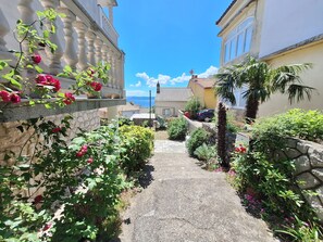 Property grounds - Apartments Andrijanic (Crikvenica)