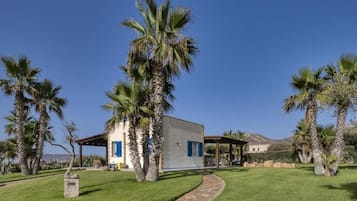 Comfort Villa, Garden View | Property grounds