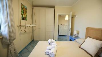 Comfort Villa, Garden View | In-room safe, iron/ironing board, WiFi (free)